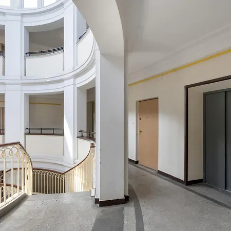 J&w Solidarnosci Apartmán