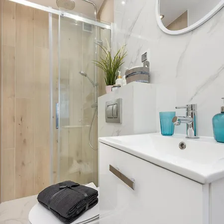 J&w Solidarnosci Apartment
