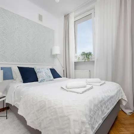 J&w Solidarnosci 아파트 *