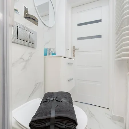 J&w Solidarnosci 아파트